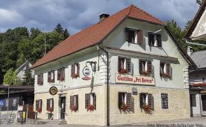 foto Mestna info točka - Ivan Majc_Stari trg v Lukovici  - Gostilna pri Bevcu (3)